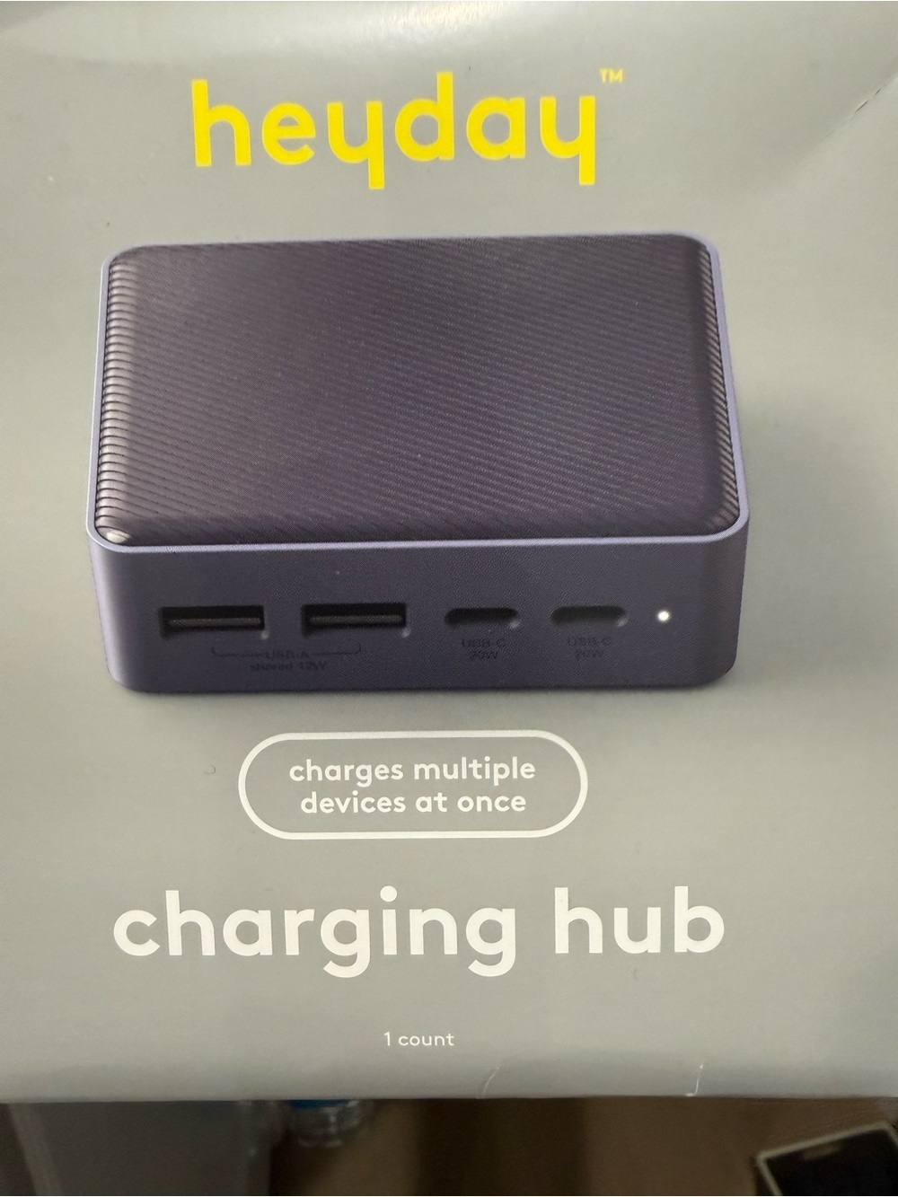 heyday Charging Hub in Charcoal Gray